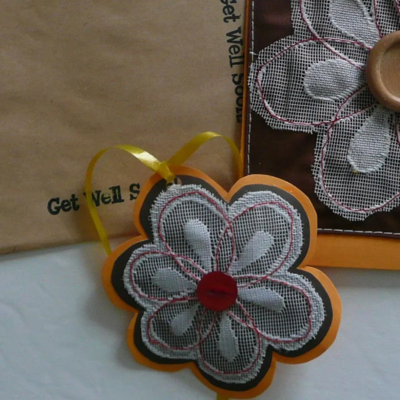 Handmade Greeting  Card All Occasion Blank Card Flower + Gift Tag - Picture 4 of 4